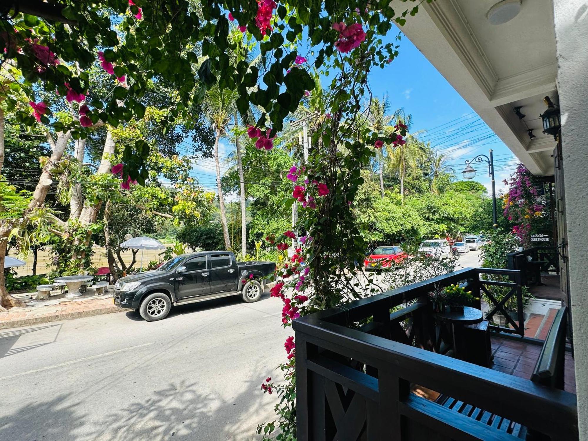 Anisa Mekong Riverside Villa Luang Prabang Exterior foto